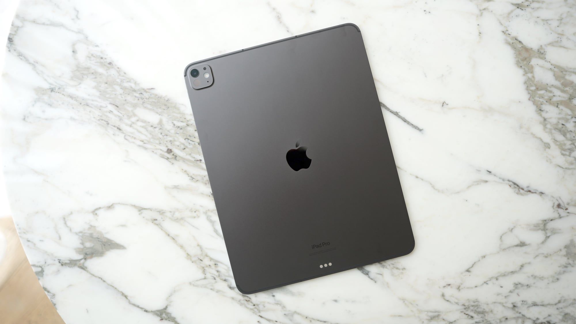 내년 iPad Pro에는 증기 챔버 냉각 시스템이 탑재될 가능성이 높습니다.