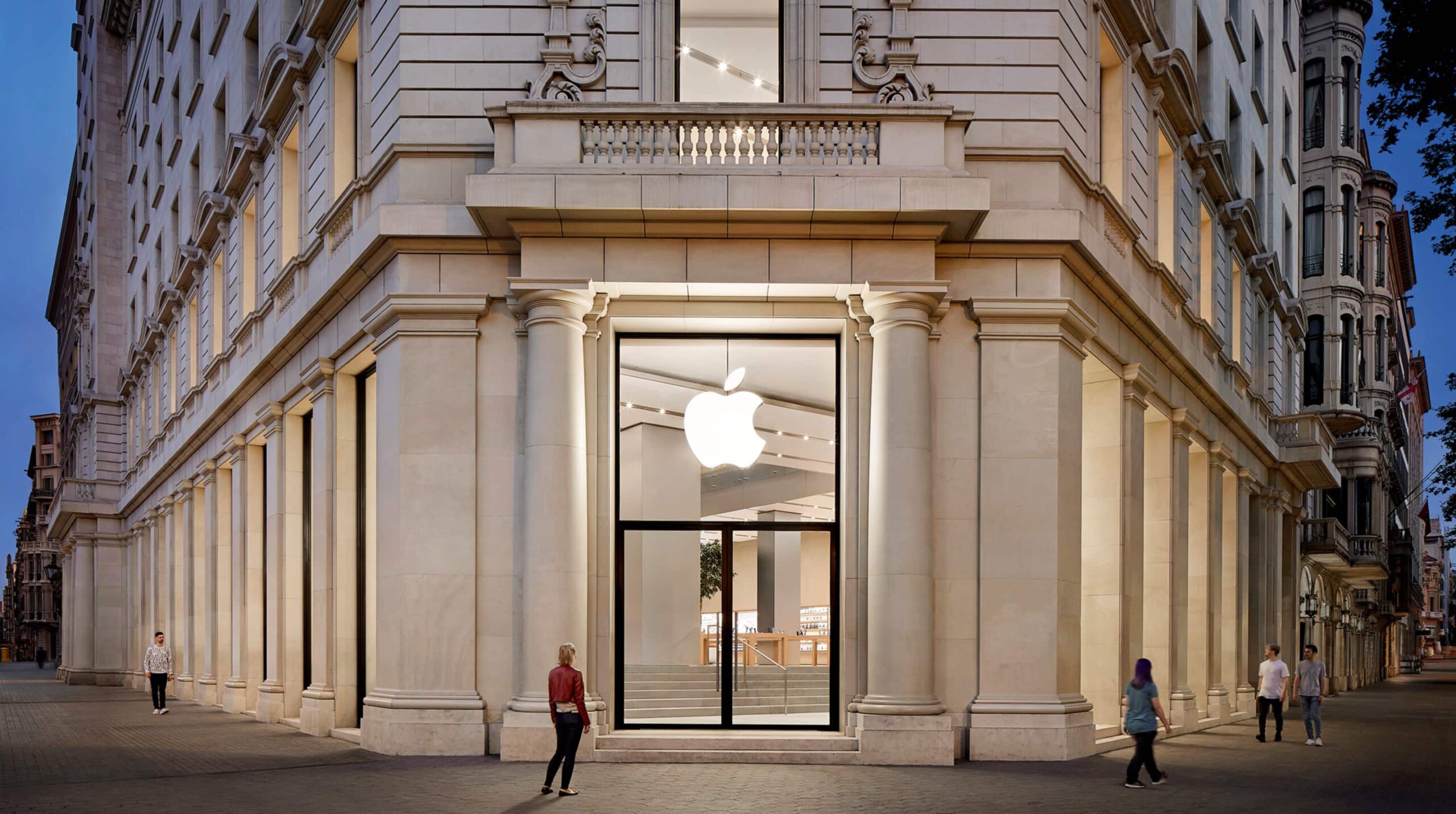 Apple의 인상적인 바르셀로나 스토어가 다음 달 재개장합니다