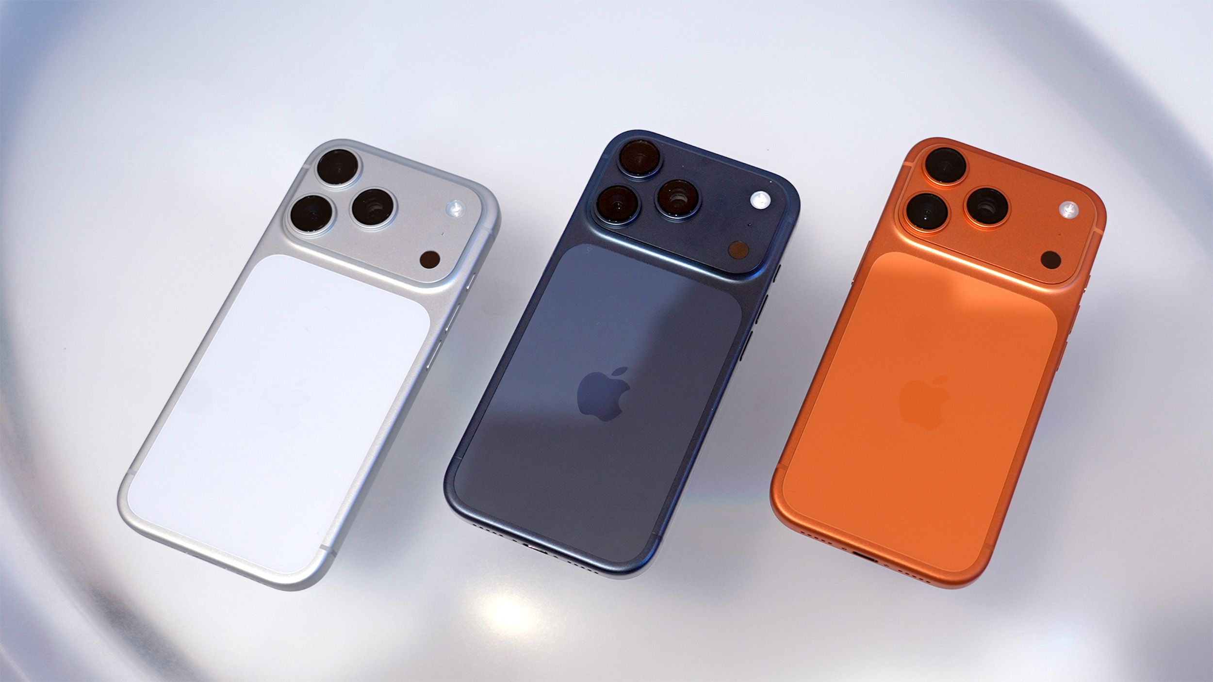 Apple, CEO 교체에 앞서 제품 디자인 감독 ‘흔들다’